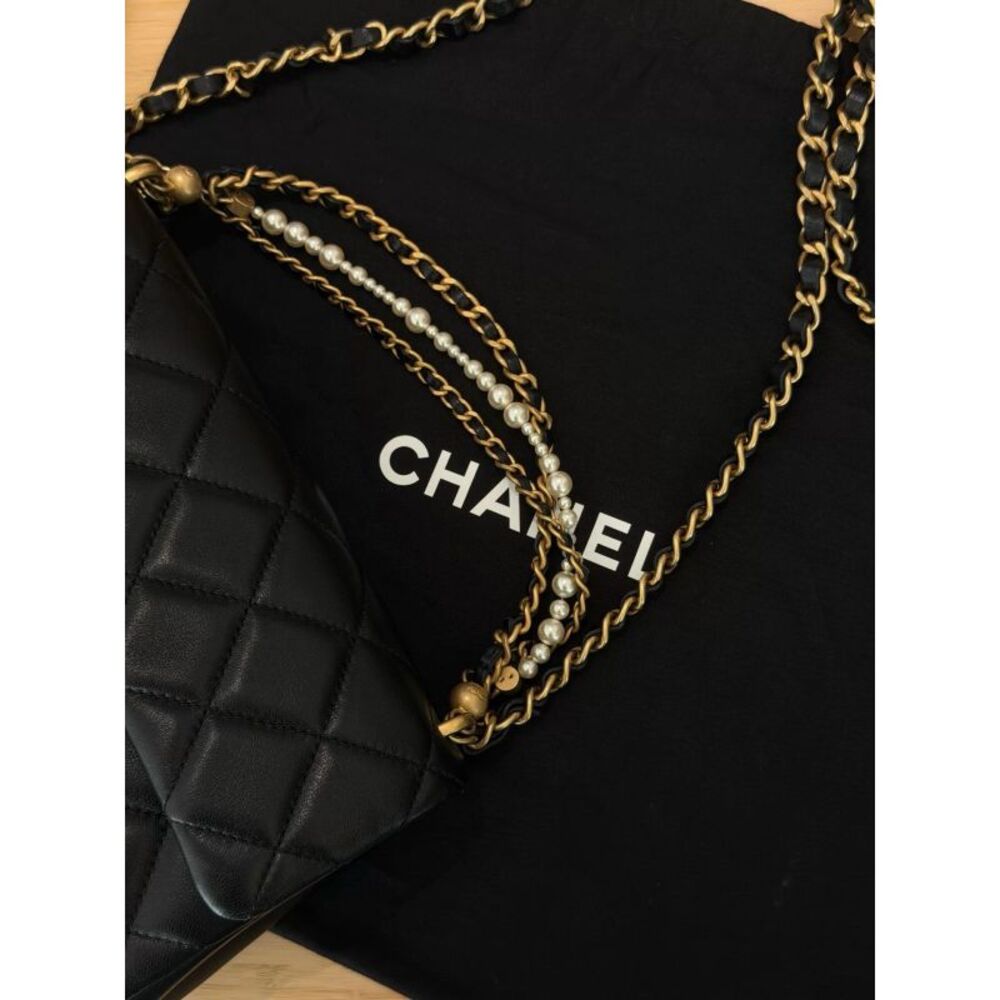Chanel Women Pre-Loved Bag Very Good Condition - Picture 8 of 9